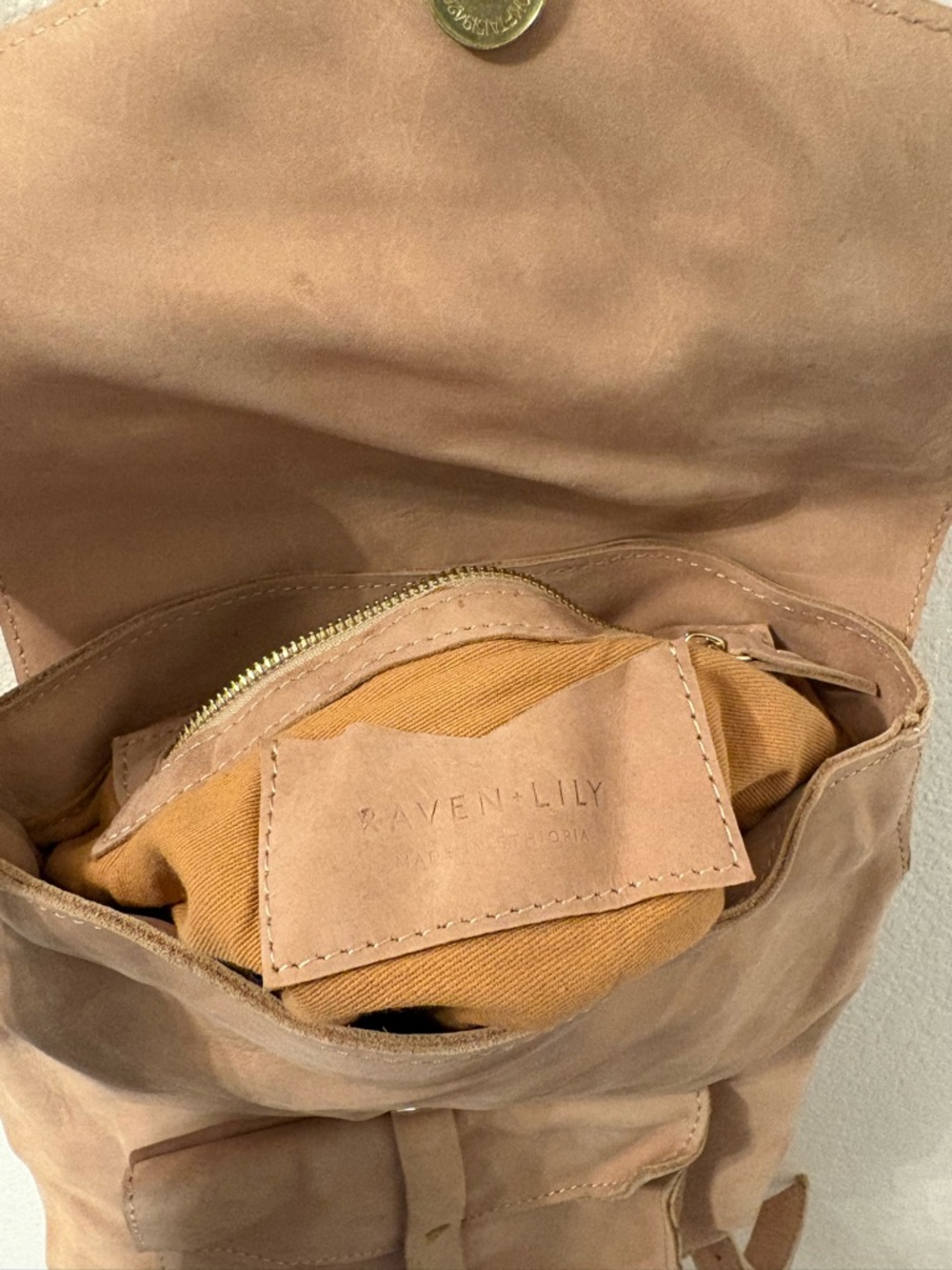 Raven + Lily Blush Traveler Leather Backpack from Magnolia Market - Picture 3 of 4